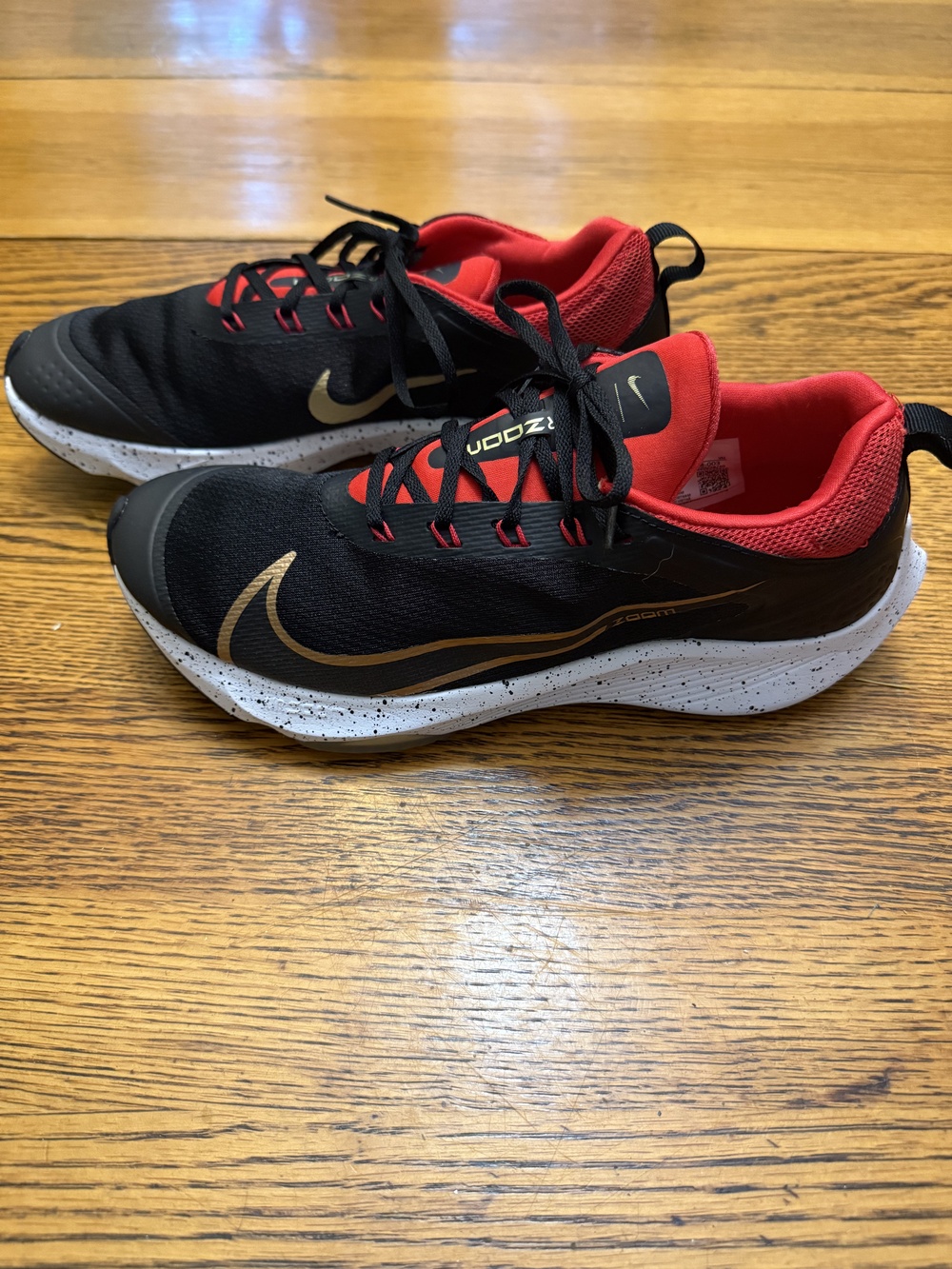 Nike Zoom Gravity Shoes Mens Size 7Y Black Red Gold Running Sneakers CJ2088-003